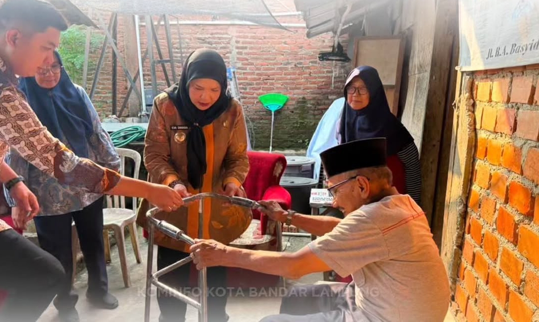 Penyerahan Bantuan Alat Kesehatan kepada Masyarakat Kecamatan Tanjung Senang