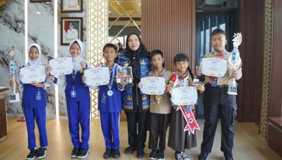 Wali Kota Eva Dwiana Bangga, Pelajar SD Bandar Lampung Sabet Medali di Ajang Robotika Internasional