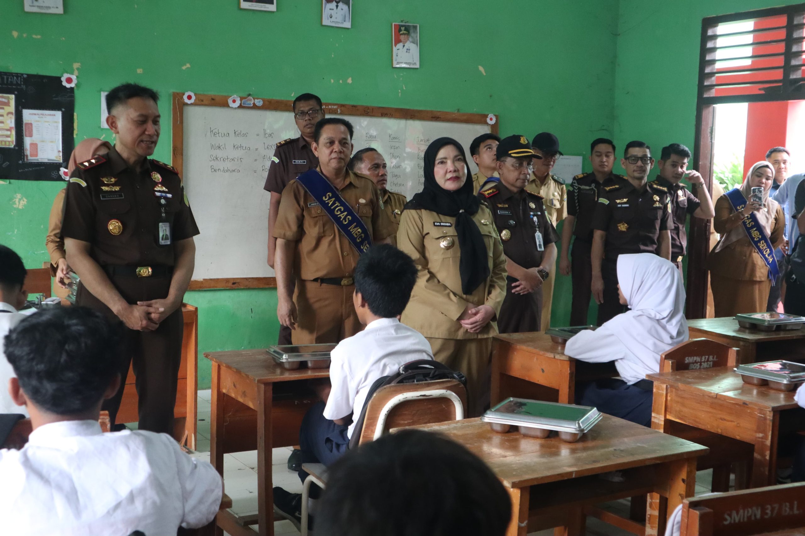 Kajati Lampung dan Walikota Eva Tinjau MBG di Dua Sekolah Bandar Lampung