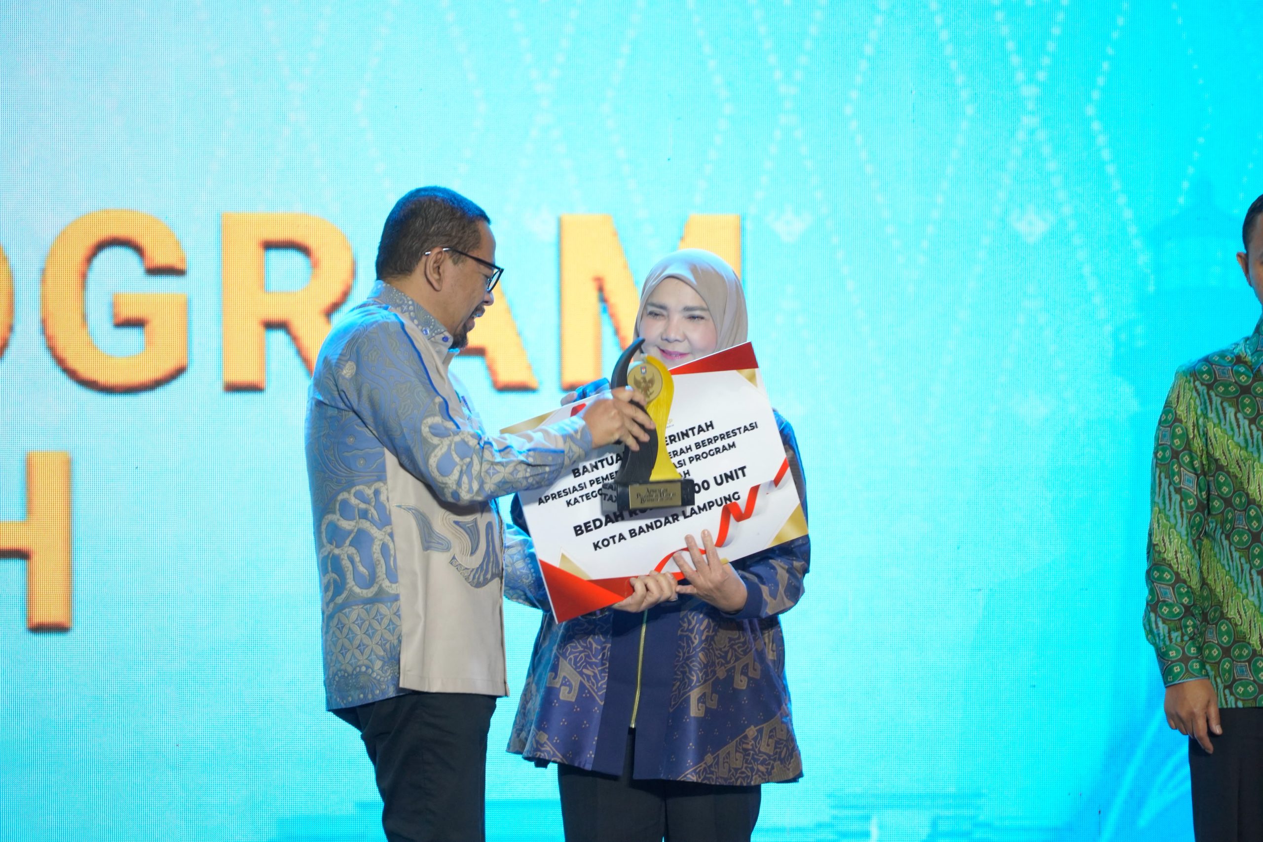 Sukseskan Program 3 juta rumah, Pemkot Bandar Lampung Kembali Raih Penghargaan