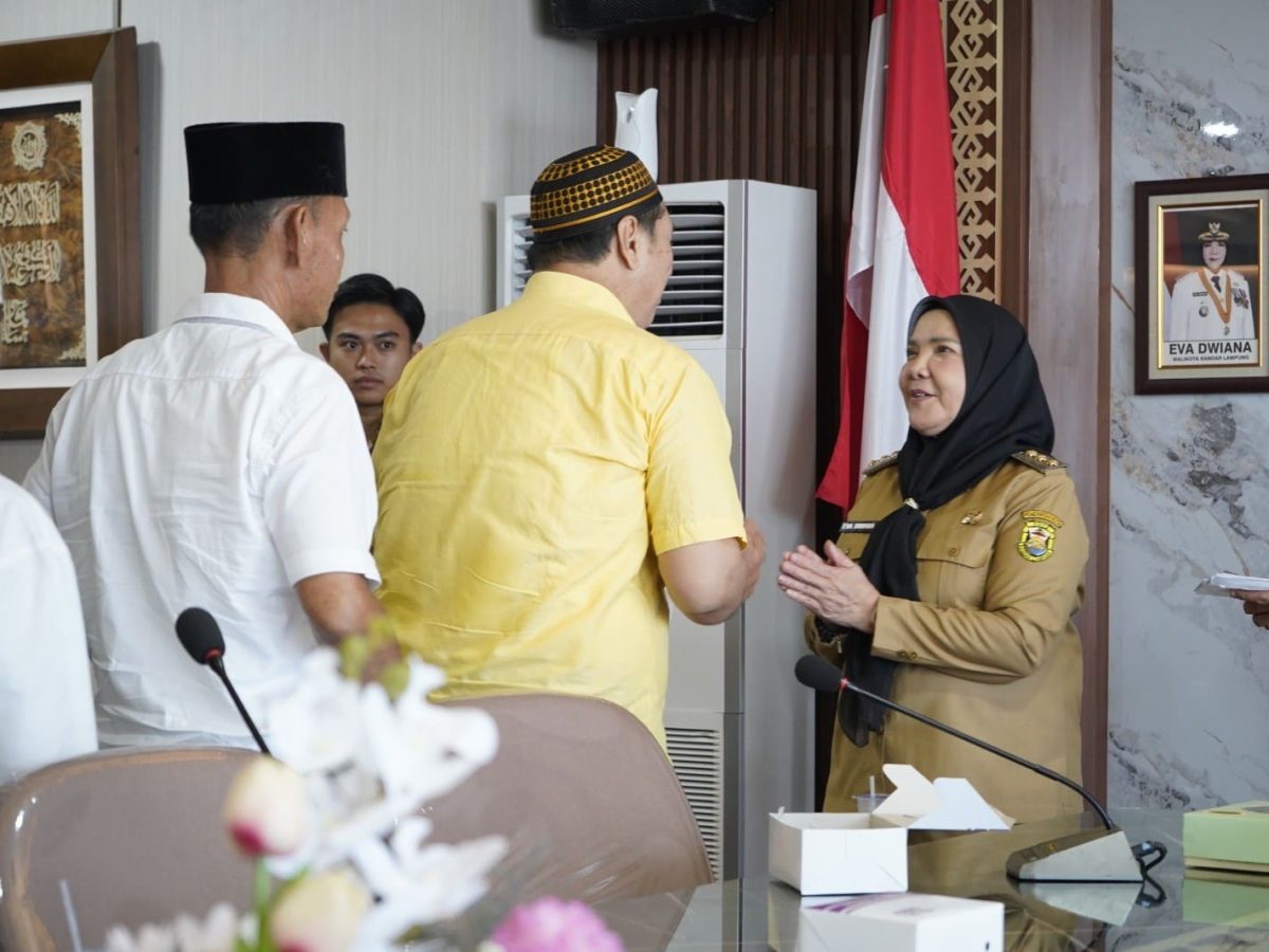 Wali Kota Bandar Lampung Bagikan Dana Hibah untuk Rumah Ibadah dan Pertuni