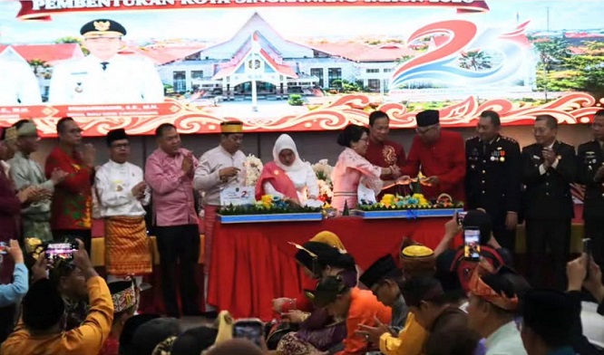Pemkot Bandar Lampung Hadiri HUT Ke-25 Kota Singkawang